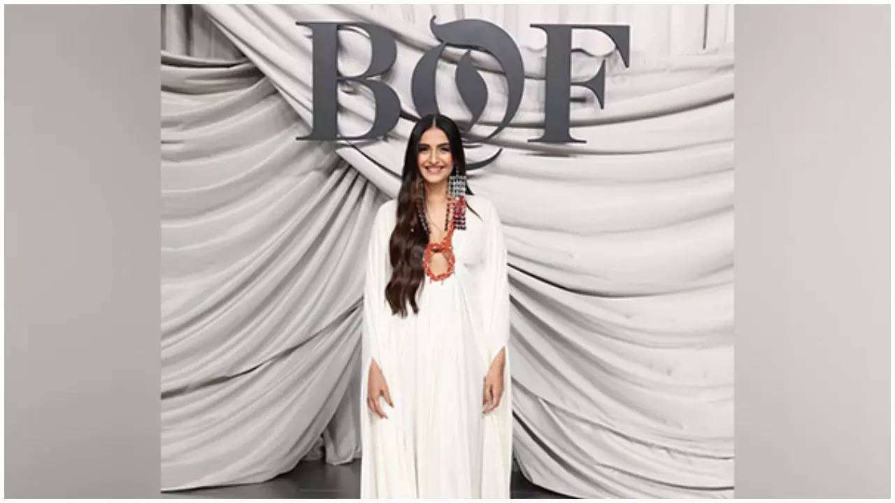 Sonam Kapoor Ahuja's gown featured the most unexpected cut-outs