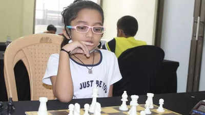Tvesha Jain, Amogh Desai score shock wins