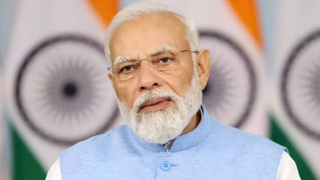 Pm Modi Pays Tribute To Mahatma Gandhi Highlights His Global Significance Watch 8213