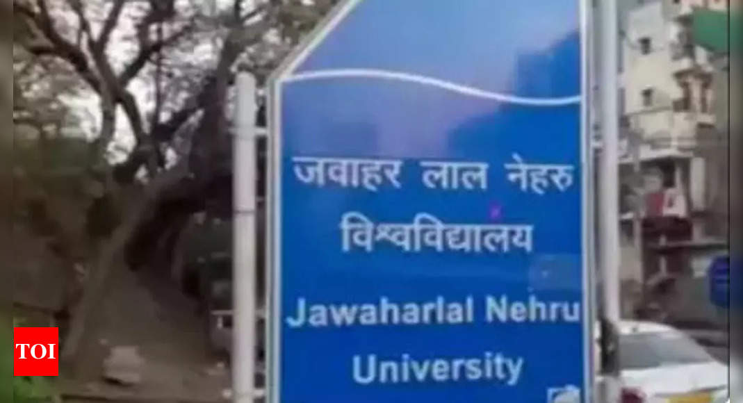 JNU walls defaced with slogans, ABVP seeks probe