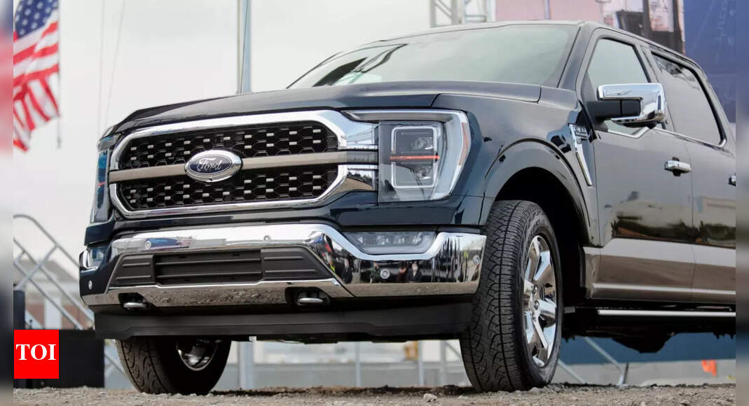 US expands, upgrades probe into 708,000 Ford SUVs, trucks over engine