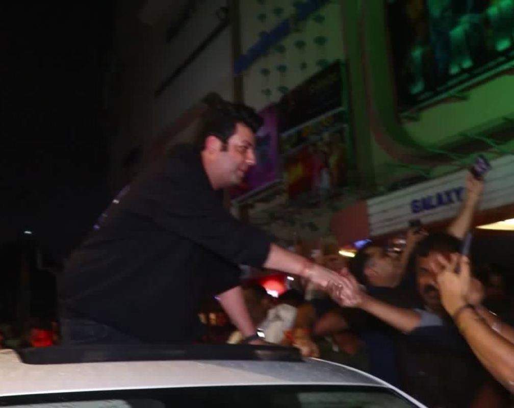 
Varun Sharma gets mobbed by a sea of fans outside Gaiety Galaxy theatre

