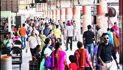 Ludhiana Buses: Commuters Hassled As Over 150 Buses Sent For Aap Rally ...