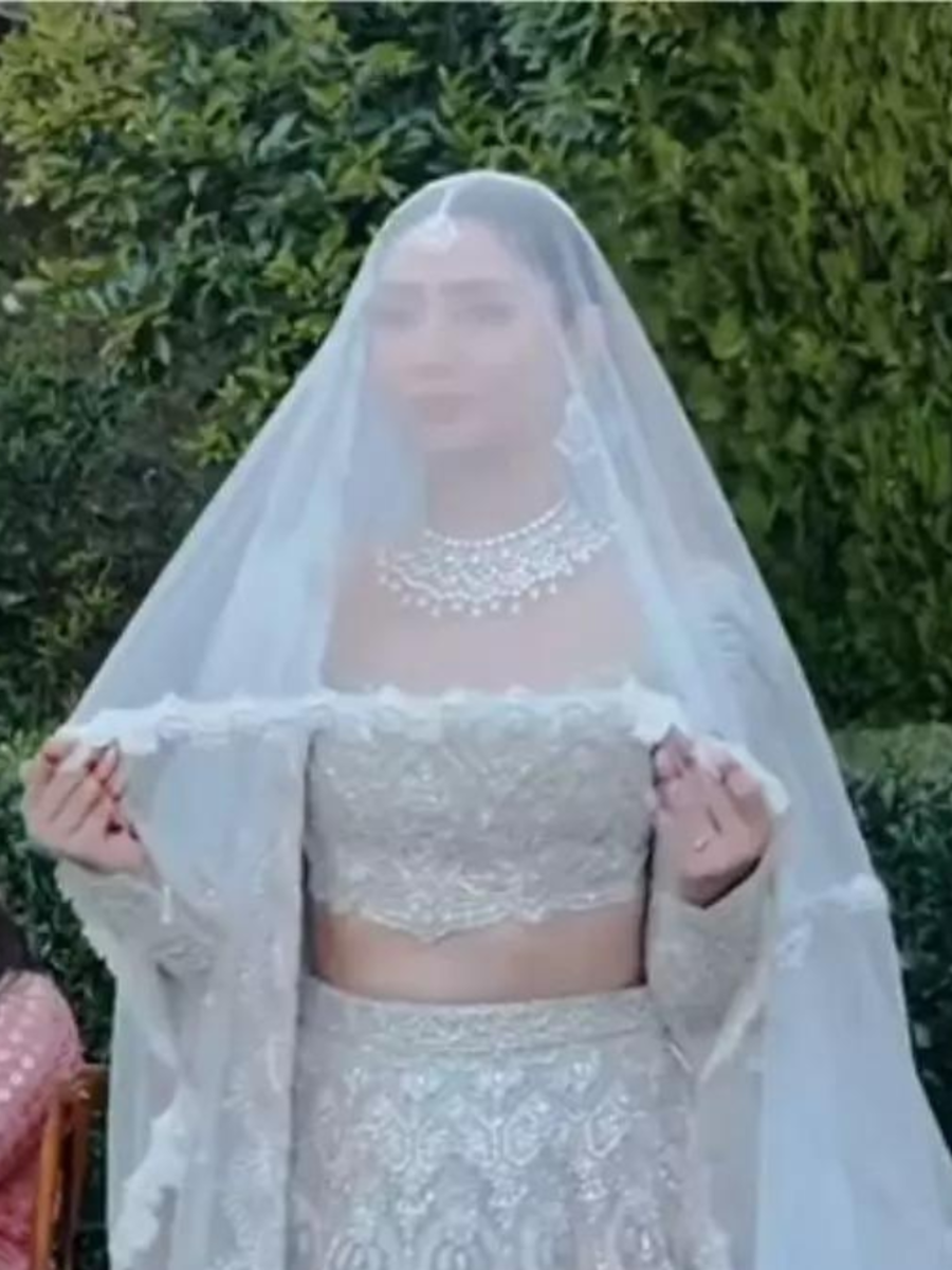 New bride Mahira Khan's diet secrets for staying slim and youthful