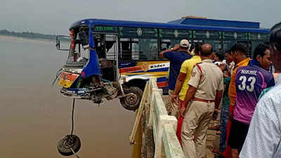 Lucky escape for 45 passengers as bus rams into bridge railing on flooded Mahanadi river in Odisha