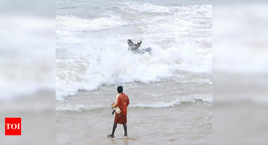 Lifeguards Rescue 17 Over Long Weekend Goa News Times Of India