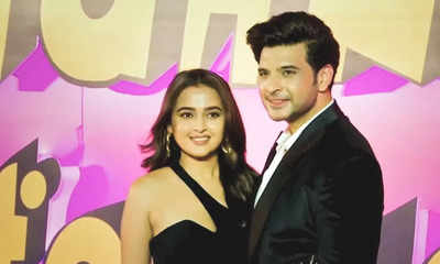 Tejasswi Prakash shares an adorable video of her rooting for boyfriend Karan Kundrra’s new movie