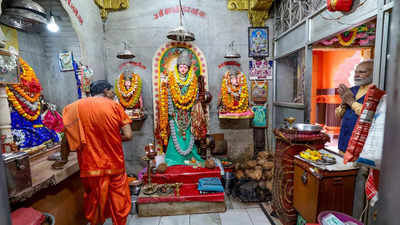 Chhattisgarh: Prime Minister Narendra Modi offers prayers at Bastar's Danteshwari Temple