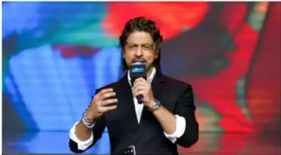 Shah Rukh Khan reaches late for Jawan event, says he asked his team, "thoda late ho jaunga toh log maaf toh kar denge na?"