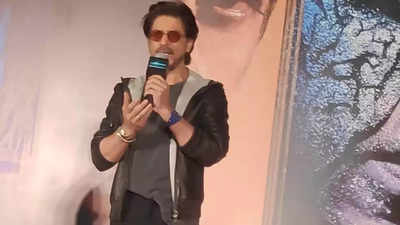 Shah Rukh Khan recites 'Main Kaun Hoon' monologue from 'Jawan', fans cheer- WATCH IT