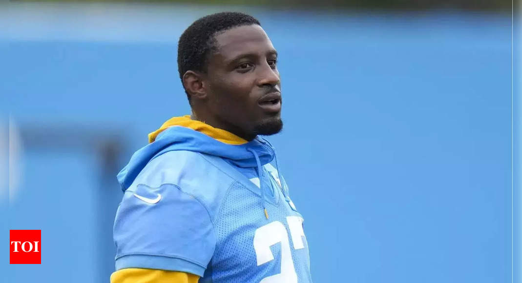 Chargers' J.C. Jackson looking toward Raiders while still