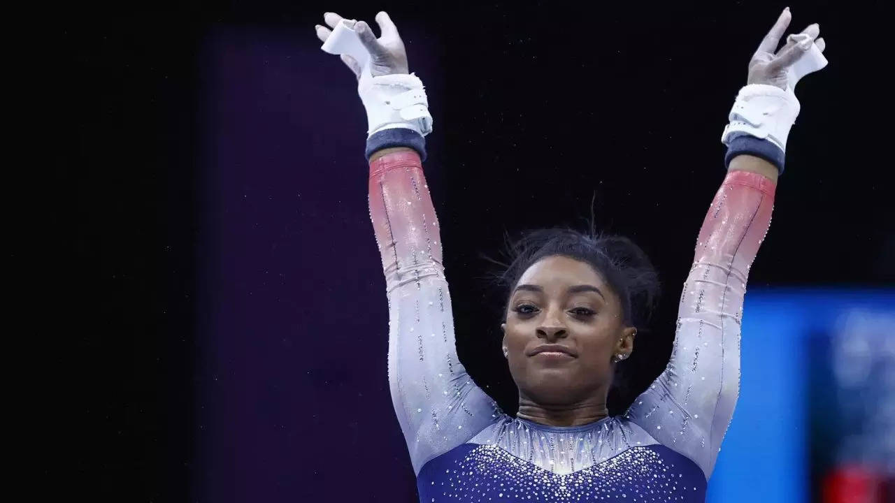 Simone Biles clinches record world gymnastics championships team