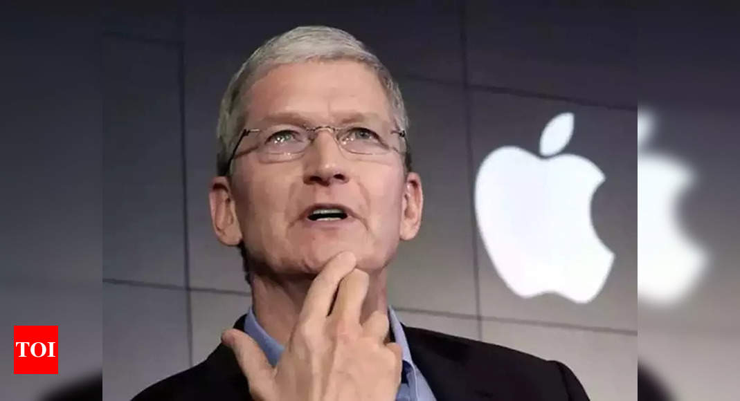Apple: Here’s how much Tim Cook earned by selling his Apple shares