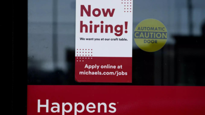 US weekly jobless claims rise slightly; trade deficit narrows sharply