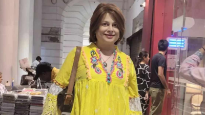 Bigg Boss 1 fame Bobby Darling gets into physical confrontation with a male passenger in Delhi Metro; netizens react "This is harassment"