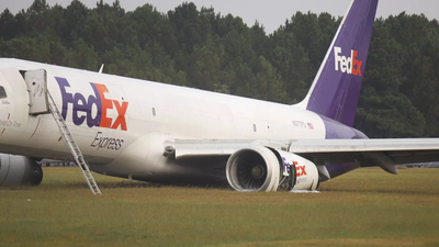 FedEx plane skids off runway in Chattanooga due to landing gear failure, video viral