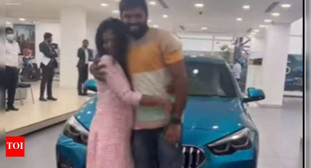 Ex-Bigg Boss contestant Shiva Jyothi buys a brand-new swanky BMW sports ...