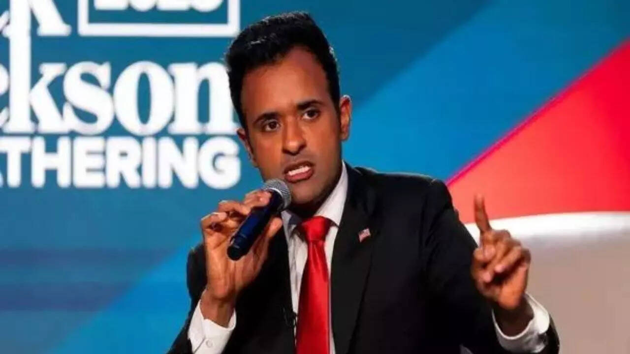 Putin is bad doesn't mean Ukraine is good...': Ramaswamy slams Zelenskyy  for seeking funds for elections - Times of India