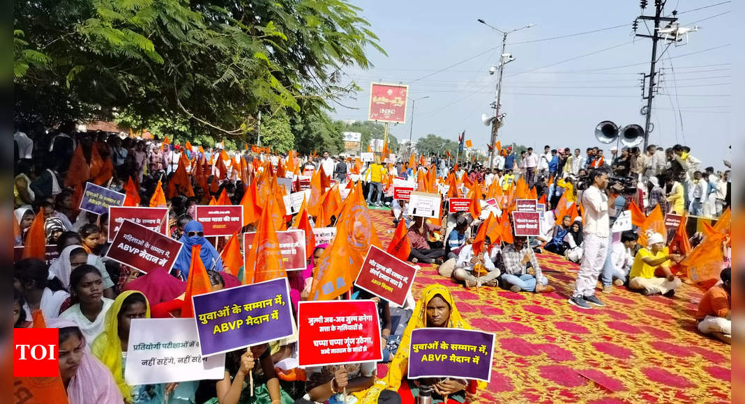ABVP protests alleged irregularities in PSC exam selection in Chhattisgarh