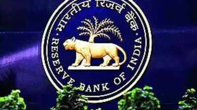 RBI: Rbi Keeps Rates Unchanged, Flags Inflation As A Worry | Mumbai ...