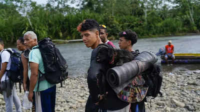 Migrating Venezuelans undeterred by US plan to resume deportation flights