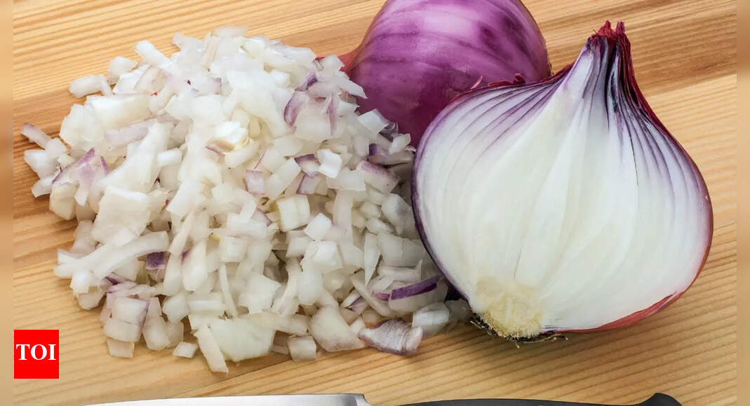 This is why chopped onions must not be kept in the fridge Times of India
