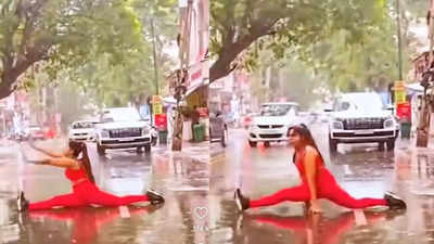 Gujarat Police takes action against 'influencer' doing Yoga on road with  funny IG reel - Times of India