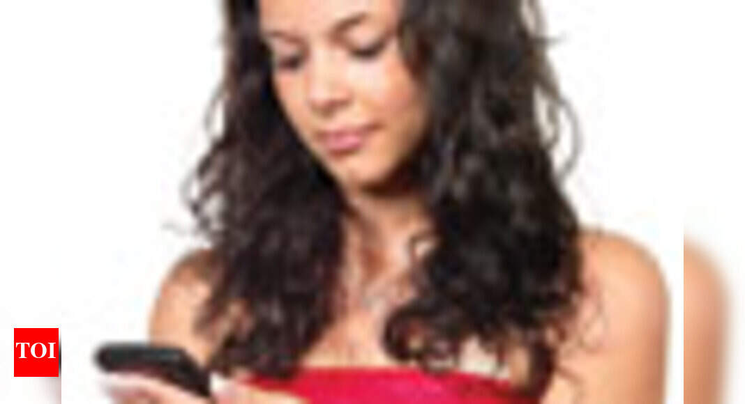 Too much texting dangerous for neck - Times of India