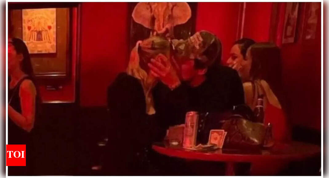 PIC: Dalton KISSES Maika days after divorce