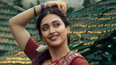 Meet 'Mani': Gayatri Bhardwaj's stunning first look in Ravi Teja's upcoming film 'Tiger Nageswara Rao' unveiled