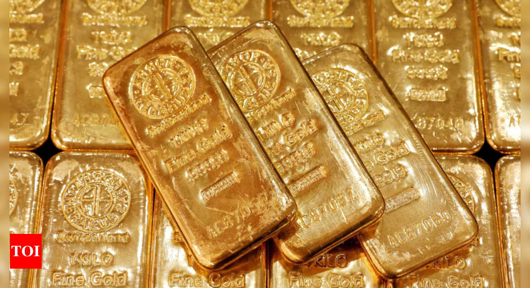 Gold rises 1% as Middle East conflict spurs safe-haven demand – Times of India