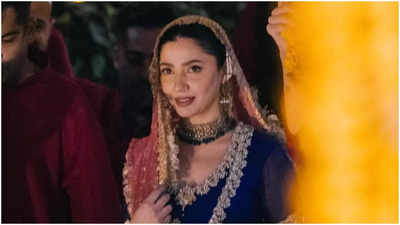 Mahira Khan's UNSEEN mehendi ceremony pictures you shouldn't miss | Hindi  Movie News - Times of India