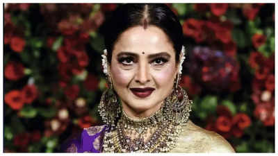 Throwback: When Rekha exuded grace and maturity after the passing of her father