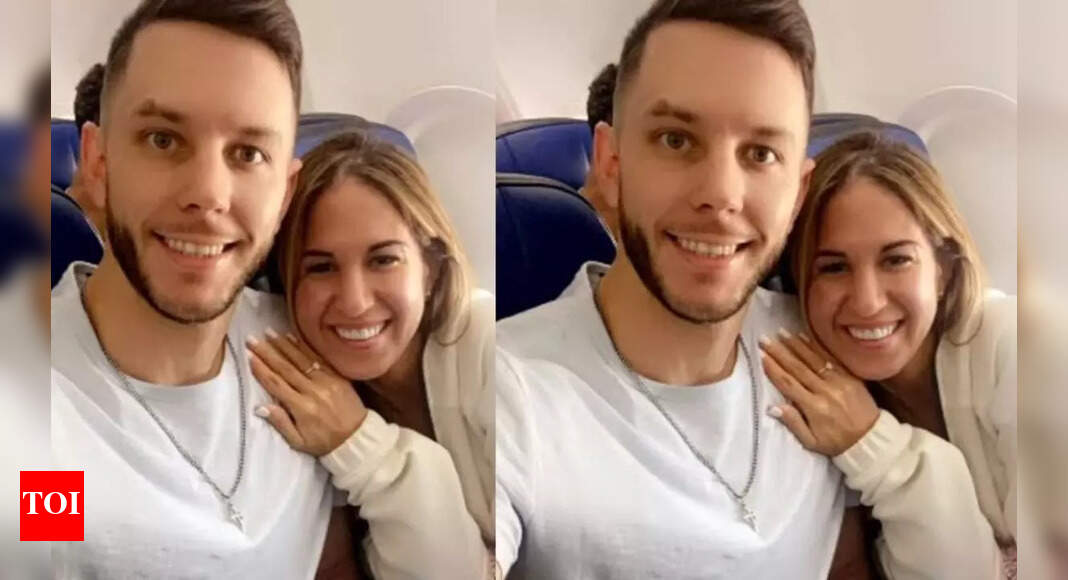 Love Is Blind couple Paige Tillman and Josh Simmons get engaged off ...
