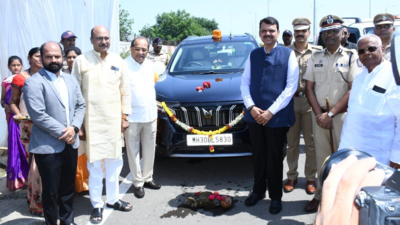 Mahindra XUV700 joins Maharashtra Police: Deputy CM Devendra Fadnavis flags off new fleet