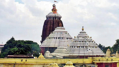 Two groups of Puri servitors clash over devotees' darshan
