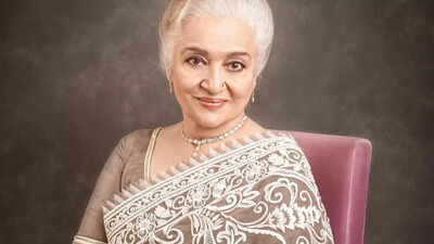 Asha Parekh responds to Kangana Ranaut's claims about fake Bollywood friendships; says, 'Ask her why she doesn't make friends'