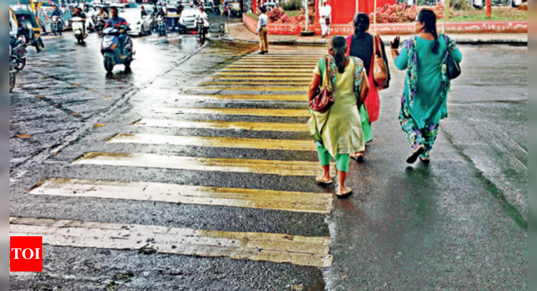 Walkers get at least 15 secs to cross chowks in timely tweak | Pune News