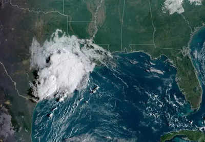 Florida braces for overnight tornado threat as Gulf of Mexico moisture advances