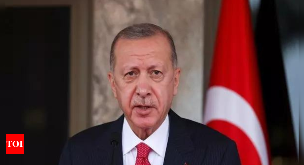 Türkiye: Türkiye Filistinlilere yardım göndermeye hazır ancak bunu ulaştırmak “son derece zor”.