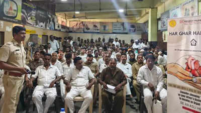 60 auto-taxi drivers from Mumbai pledge for organ donation during RTO awareness camp