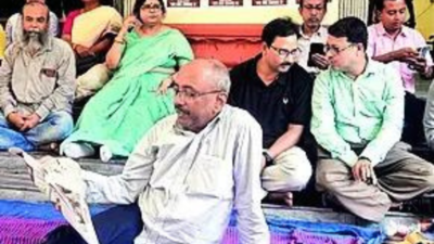 Role reversal: Officials, teachers of Jadavpur University on dharna against students