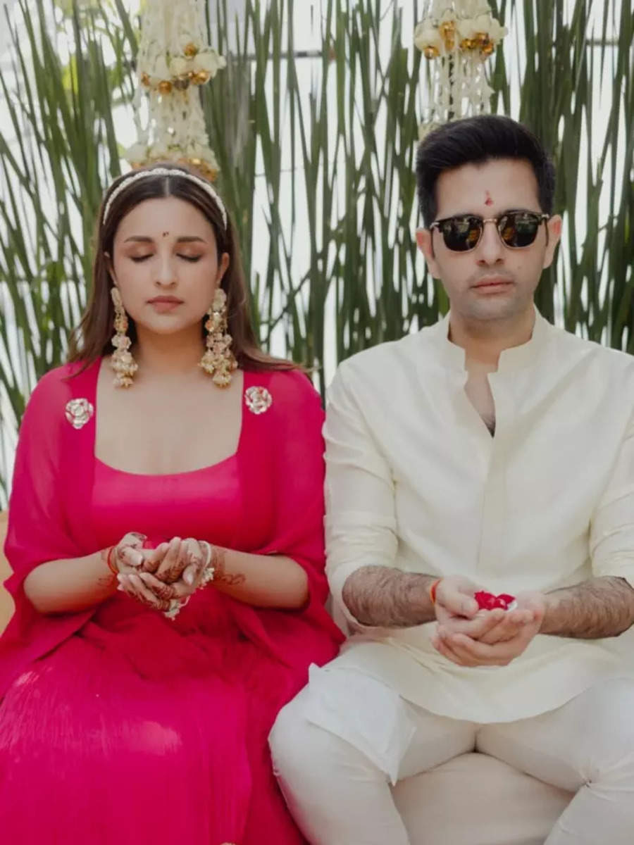 Parineeti Chopra Shares Unseen Pictures From Haldi Ceremony With Raghav ...