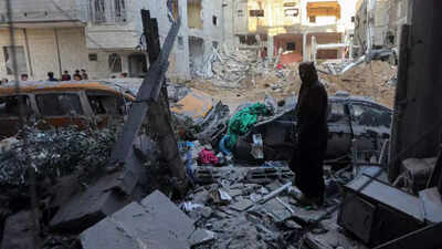 Mattresses Strapped: 'Mattresses strapped to roof': North Gaza