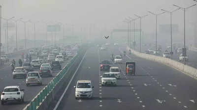 Air quality in Delhi remains in ‘poor’ zone