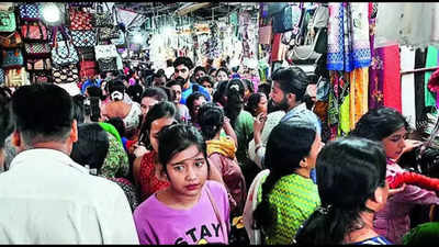 Kolkata: Rush at shopping hubs, malls on last weekend before puja