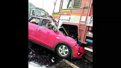 Tamil Nadu: 7 of family dead in car-lorry collision in Tiruvannamalai