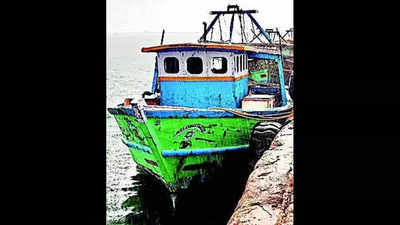 Lankan navy arrests 27 Tamil Nadu fishers