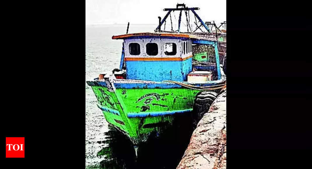 Lankan navy arrests 27 Tamil Nadu fishers