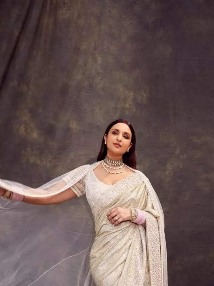 Parineeti flaunts post-wedding glow in a saree